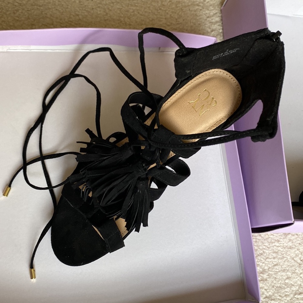 Shoes - Picture 2 of 4